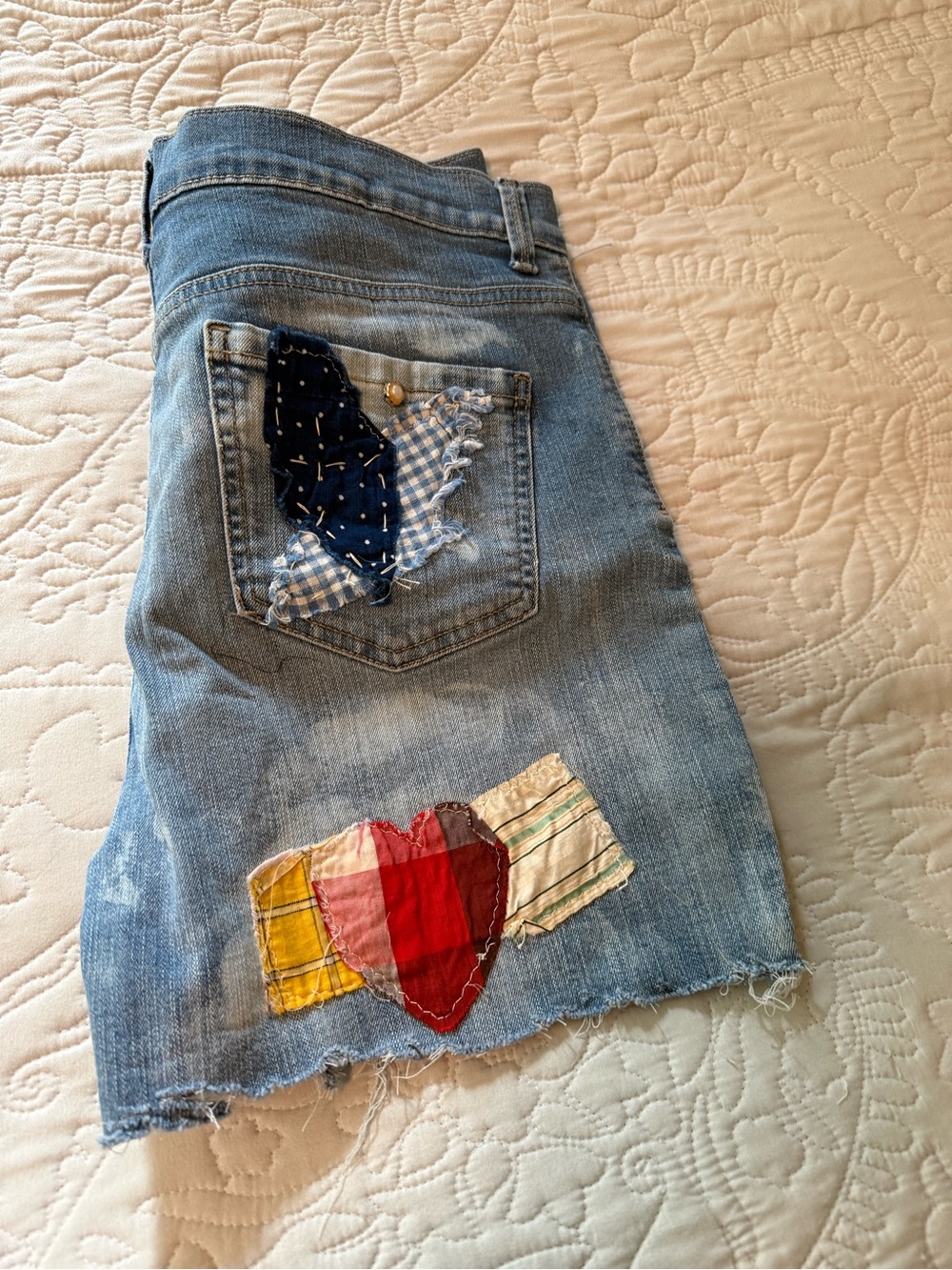 Upcycled denim shorts size 12 patchwork doily - Picture 2 of 6